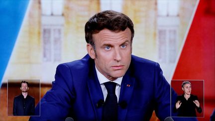 "Vous dépendez de Monsieur Poutine" accuse Emmanuel Macron à Marine Le Pen