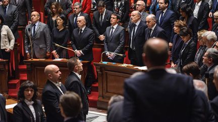  (Manuel Valls à l'Assemblée nationale, lors de la minute de silence en hommage aux 17 victimes des attentats © MAXPPP)