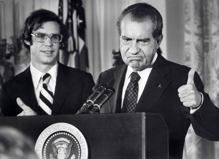 Richard Nixon fait ses adieux au staff de la Maison Blanche, le 9 août 1974. (AFP)