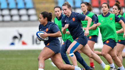 Entrainement de l'équipe de France de rugby féminin à Villeneuve-d'Ascq (Nord), le 22 février 2019.&nbsp; (MAXPPP)