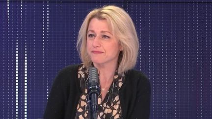 Barbara Pompili, ministre de la Transition écologique, était l'invitée de franceinfo le 2 mars 2021. (FRANCEINFO / RADIOFRANCE)