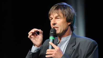 Nicolas Hulot annonçant sa candidature à Sevran (Seine-Saint-Denis), le 13 avril 2011 (AFP - BERTRAND GUAY)