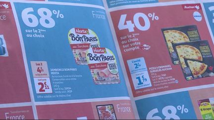 L’association CLCV a épluché les catalogues de promotions des grandes surfaces, résultat : la grande majorité des articles mis en avant ne sont pas les meilleurs pour notre santé. (France 2)