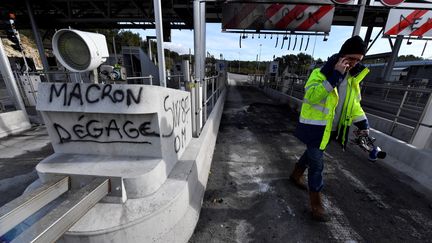 Le péage de Bandol après les incidents du 17 décembre 2018. (GERARD JULIEN / AFP)