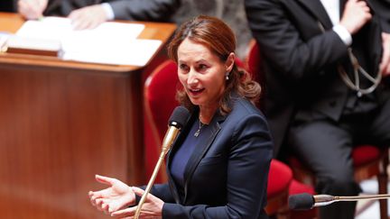 Ségolène Royal lors d'une séance de questions au gouvernement à l'Assemblée nationale, le 15 juin 2016. (YANN BOHAC / CITIZENSIDE / AFP)