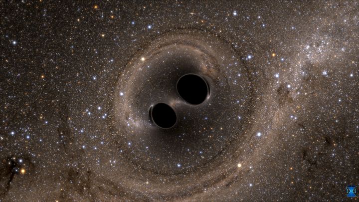 Cette simulation datée du 11 février 2016 présente la&nbsp;collision de deux trous noirs qui a permis de détecter des ondes gravitationnelles pour la première fois. (LIGO LABORATORY / REUTERS)