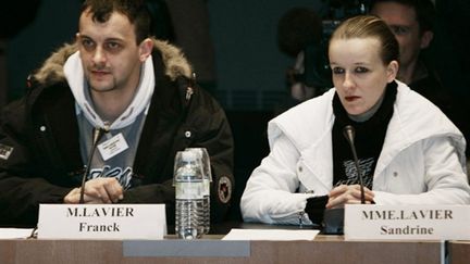 Franck et Sandrine Lavier sont entendus, le 31 janvier 2006 à l'Assemblée nationale (AFP PHOTO / PASCAL PAVANI)