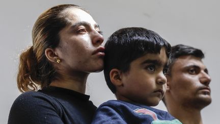 Les parents de Mawda Shawri lors de la conférence de presse à Bruxelles lundi 21 mai 2018.&nbsp; (THIERRY ROGE / BELGA)