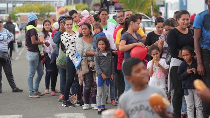 Des dizaines de milliers de&nbsp;Vénézuéliens&nbsp;ont fui vers les pays voisins, comme ici vers le Pérou. (ERNESTO ARIAS / EFE)