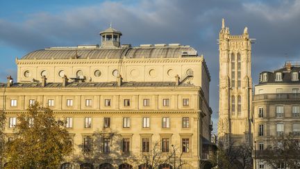 La Tour Saint Jacques et le théâtre de la ville, Paris, en 2013 (GUIZIOU FRANCK / HEMIS.FR)