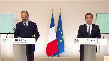 Le Premier ministre Edouard Philippe et le ministre de la Santé, Olivier Véran, le 19 avril 2020 à Paris. (FRANCEINFO)