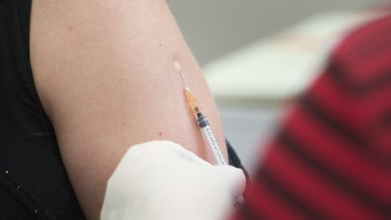 Coronavirus : le gouvernement temporise sur la question de la vaccination