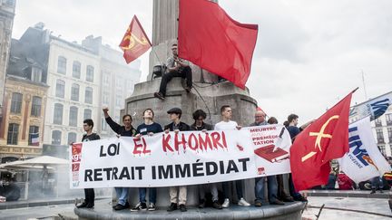 Des manifestants contre la loi Travail à Lille (Nord), le 5 juillet 2016. (JULIEN PITINOME / NURPHOTO)