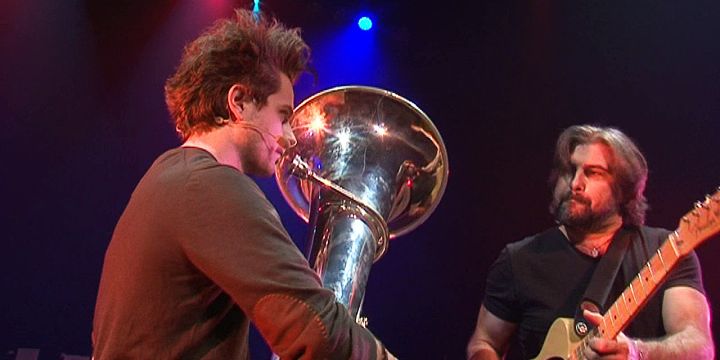 Thomas Leleu répète son nouveau spectacle "The Tuba's Trip" qui sera joué le 27 avril à l'Opéra Odéon de Marseille
 (France 3 / Culturebox)