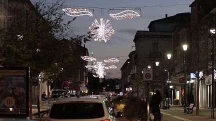 Basée dans le Vaucluse, l'entreprise Blachère illumination éclaire 70 % des communes françaises et exporte sa production aux quatre coins du globe. (FRANCE 3)