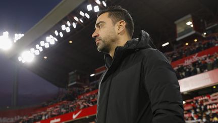 Xavi lors de Grenade-FC Barcelone en Liga le 8 janvier 2022. (ALEX CAMARA / NURPHOTO / AFP)