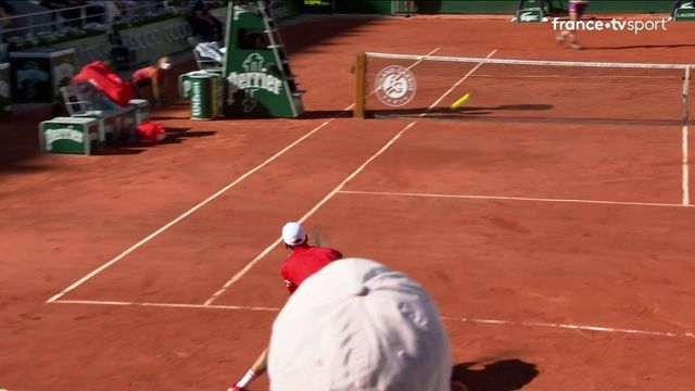 Finale messieurs : Djokovic plante Tsitsipas avec un coup droit long de ligne