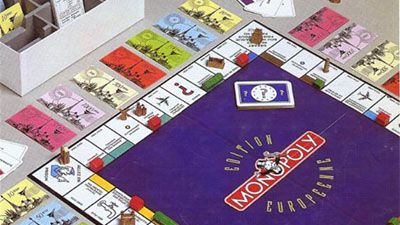 Le Monopoly Edition europ&eacute;enne, un collector datant de 1991, o&ugrave; l'on payait avec des ECU,&nbsp;monnaie unique d&eacute;j&agrave; imagin&eacute;e par Monopoly. (© DR)