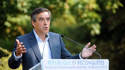 L'ancien Premier ministre Fran&ccedil;ois Fillon, durant son discours de rentr&eacute;e &agrave; Rouez (Sarthe), le 28 ao&ucirc;t 2013. (JEAN-FRANCOIS MONIER / AFP)