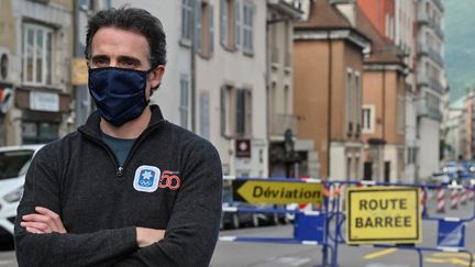 Eric Piolle, le 6 mai 2020, à Grenoble. (PHILIPPE DESMAZES / AFP)