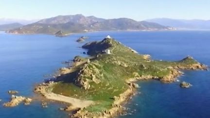 L'archipel corse des îles Sanguinaires est un site très prisé par les touristes. La circulation y est interdite. (France 2)