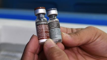 Des vaccins Dengvaxia, du laboratoire Sanofi, dans un centre de santé de Manille, la capitale des Philippines, le 5 décembre 2017. (TED ALJIBE / AFP)