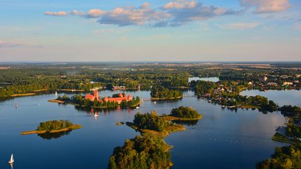 La région de Trakai, en Lituanie, où a lieu le festival DT camp, une rave dont les participants sont triés sur le volet. (KIAMAL ZULFIZADE / 500PX)