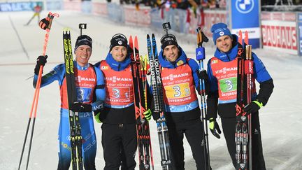 Le relais français composé de Quentin Fillon Maillet, Fabien Claude, Simon Desthieux et Emilien Jacquelin termine à la 2e place, à Östersund, le samedi 4 décembre 2021. (FREDRIK SANDBERG / TT NEWS AGENCY)