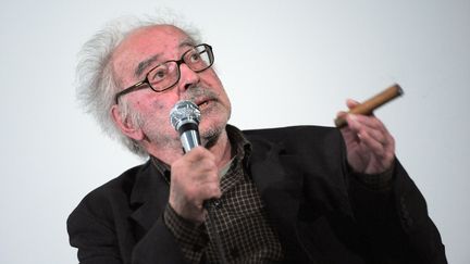 Le cin&eacute;aste Jean-Luc Godard, en juin 2010, lors d'un d&eacute;bat &agrave; Paris. (MIGUEL MEDINA / AFP)