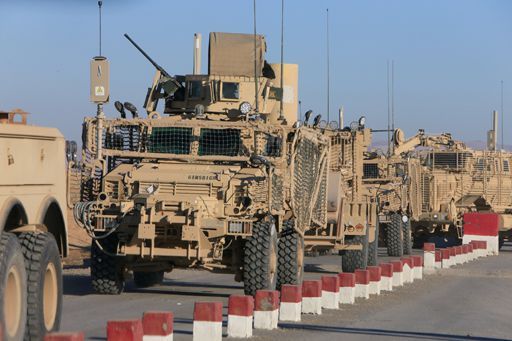 Véhicules militaires américains à Qayyara (nord de l'Irak) le 6 décembre 2016. (REUTERS - Alaa Al-Marjani - File Photo)