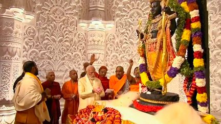 Le Premier ministre indien Narendra Modi participant à la consécration officielle du temple d'Ayodhya à la gloire de Ram, le 22 janvier 2024. (- / NARENDRA MODI YOUTUBE CHANNEL/AFP)