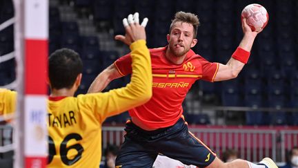 Aleix Gómez avec l'Espagne lors des Jeux olympiques de Tokyo le 7 août&nbsp;2021. (FABRICE COFFRINI / AFP)