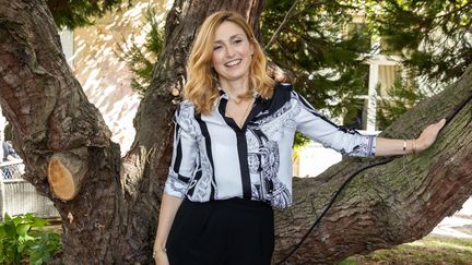 Julie Gayet au festival d'Angoulême (29 Août 2020). (YOHAN BONNET / AFP)