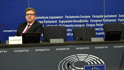 Le chef de file de la France insoumise, Jean-Luc Mélenchon, au Parlement européen à Strasbourg, le 24 octobre 2018. (FREDERICK FLORIN / AFP)