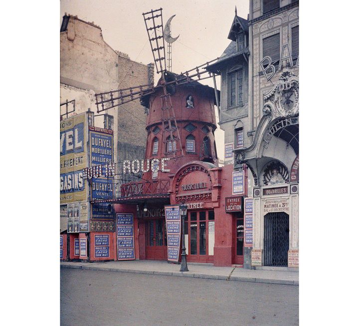 Stéphane Passet, Le Moulin rouge, juin-juillet 1914 (© Département des Hauts-de-Seine, Musée départemental Albert Kahn, Collection des archives de la Planète)