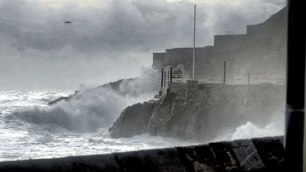 Forte houle à Sète (Hérault), le 3 novembre 2015.&nbsp; (MAXPPP)