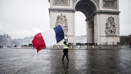 "Gilets jaunes" : les défenseurs de l'Arc de triomphe