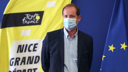 Christian Prudhomme masqué à Nice le 19 août 2020 (VALERY HACHE / AFP)