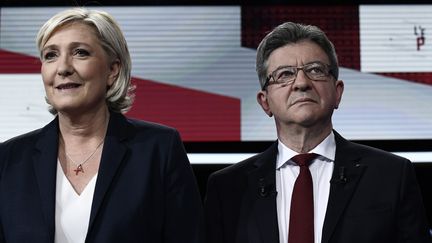 Marine Le Pen et Jean-Luc Mélenchon, le 17 mai 2018 dans les studios de télévision de Saint-Cloud (Hauts-de-Seine) pour "L'Emission politique" de France 2. (PHILIPPE LOPEZ / AFP)