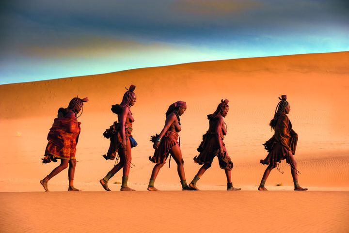 Femmes himbas, village d'Outaipi, Namibie. (Géo  Thierry Suzan)