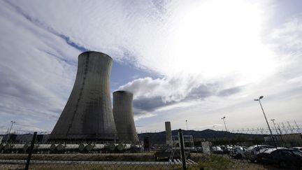 Centrale nucl&eacute;aire du Tricastin (Rh&ocirc;ne),&nbsp;plus important site d'enrichissement d'uranium en Europe, le 4 avril 2011. (PHILIPPE DESMAZES / AFP)