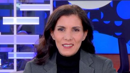 Le JT du 23h du jeudi 21 janvier 2023 présenté par Sorya Khaldoun sur franceinfo est consultable en ligne en replay pour voir et revoir ce journal télévisé qui décrypte l'actualité. Retrouvez les dernières infos, les grands reportages, l'Eurozapping, les interviews et les explications de la rédaction sur toute l’actualité nationale et internationale. (FRANCEINFO)