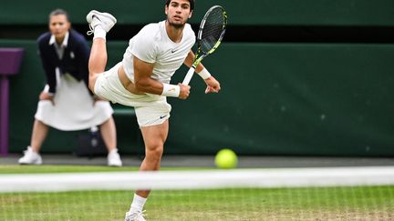 World number 1 Carlos Alcaraz in the Wimbledon semi-finals against Daniil Medvedev on July 14, 2023. (GLYN KIRK / AFP)