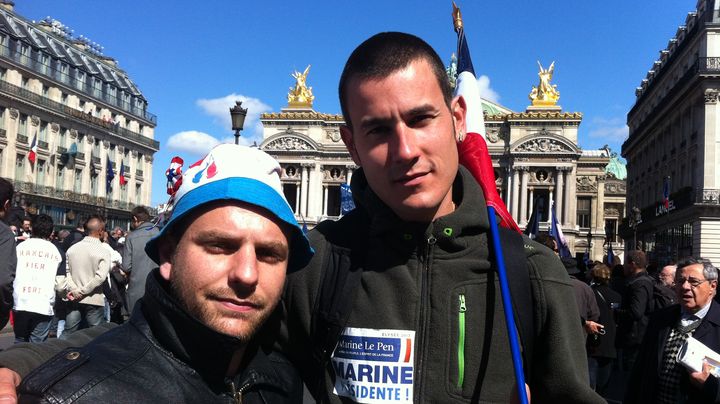 Damien et Thierry, 27 ans, responsables du FNJ &agrave; Marseille, voteront eux aussi blanc. (ILAN CARO / FTVI)