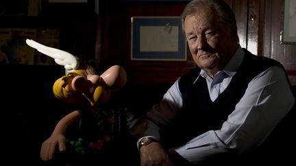 Le dessinateur Albert Uderzo, le 10 octobre 2013 &agrave; Neuilly-sur-Seine (Hauts-de-Seine). (JOEL SAGET / AFP)