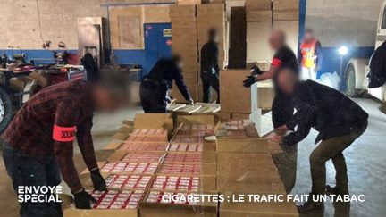 Dix-neuf tonnes de cigarettes contrefaites, valeur estimée à 10 millions d'euros : quand les douaniers et le RAID découvrent une usine clandestine