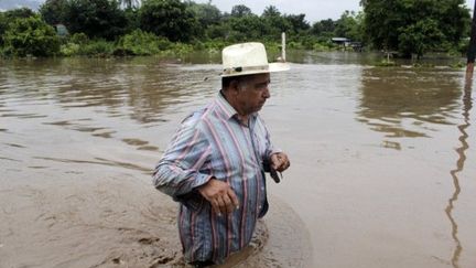 Au Salvador (ici Ciudad Arce), le bilan fait état de 32 morts. (OSCAR RIVERA / AFP)