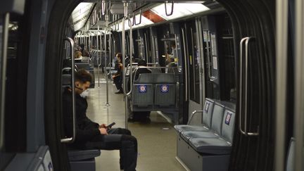 Le métro parisien au premier jour du déconfinement, le 11 mai 2020 (illustration). (VICTOR VASSEUR / RADIO FRANCE)