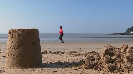 Il a fait très chaud dans le sud de la France, dimanche 24 mars, avec, par exemple, 25°C à Nîmes (Gard). (FRANCE 3)