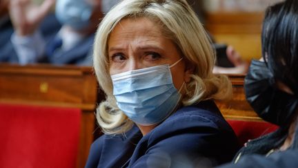 Marine Le Pen, le 12 octobre 2021, à l'Assemblée nationale, à Paris. (DANIEL PIER / NURPHOTO / AFP)